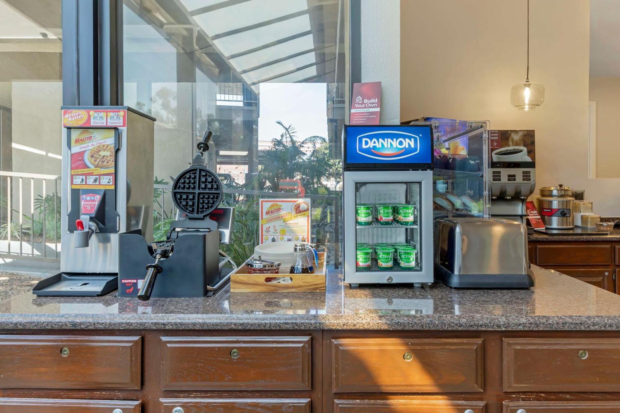 Best Western Plus Executive Inn Rowland Heights Exterior foto